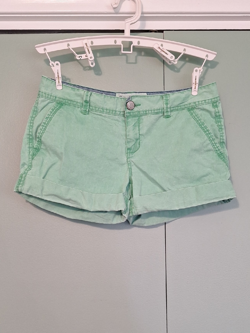 Aeropostale Green Short Size 6